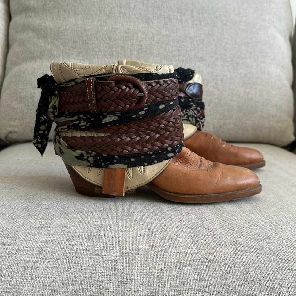 Luxury jones for Free people Cow boy boots / size 6